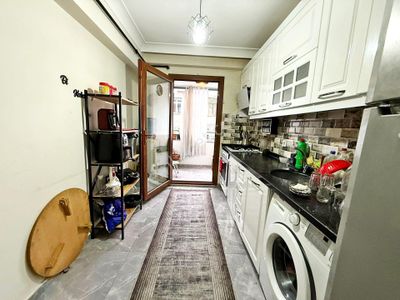 Alban'dan Balkonlu Metrobüse 12 Dk Asansörlü 115m² 2+1 Ara Kat