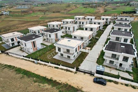 [kassel Yapı] E5'e Yakın - Geniş Bahçeli - Müstakil Fırsat Villa