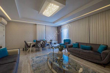 Konyaaltı Konaklar Bölgesinde Ultralüks Sitede 6+2 Dubelks