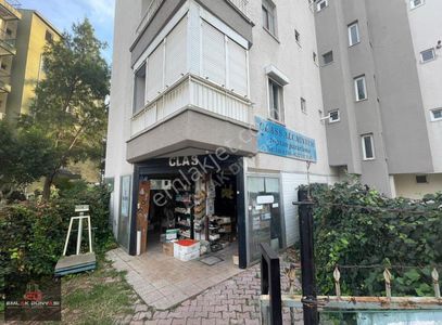 Meydan Kavağında Sağlık Ocağı Ve İlk/ortaokul Yanı Dükkan