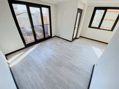 Focus'tan Metro Ve E-5 Yakın,sıfır,iskanlı,geniş,a.otoparklı,3+1