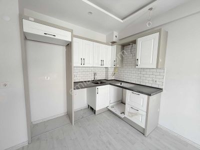 Emlak Center'dan Muradiye 23 Nisan Parkı Civarında Satılık 2+1