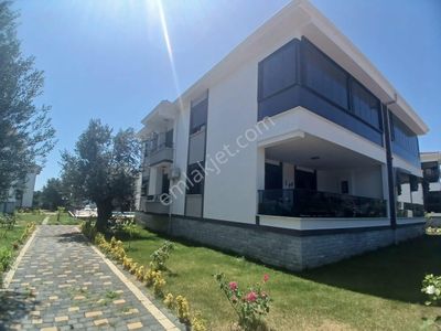 Havuzlu Sitede Yüksek Giriş 2+1 Ayrı Mutfaklı Daire