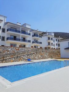 Akbük Ceylan Zirve Sitesinde 1+1 Bahçe Katı Eşyalı Daire