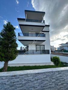 Didim Yeşilkent Te 5+1 Ayrı Mutfak Villa