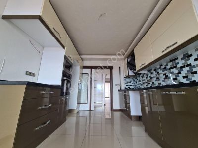 Deniz'den Havuzlu 7/24 Özel Güvenlikli Sitede Teras Balkonlu 4+1