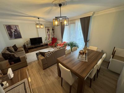 Emlak Dünyasından Cevizlide 5 Yıllık Binada Minibüse Yakın Ayrı Mutfak Ara Katta Lüx Yapılı 2+1