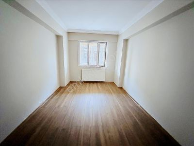 Emlak Center'dan 2.anafartalar Mah Satılık 3+1 Ara Kat Daire