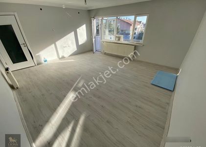 Ayvalı Kardeşler Mahallesin'de 3+1 Geniş M2 Fırsat !!!