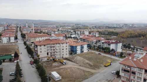 *altınova Da Yüksek Kat İmarlı Bi Daire Getirili Şehrin İçinde**