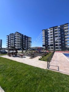 En Büyük 2+0 Ve Park'ın Dibinde Bir Daire Sizi Bekliyor... Fırsat....