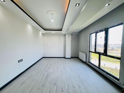 Güven'den Kapaklı'da Okullar Bölgesinde Caddeye Yakın2+1 Daire