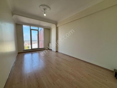 Esenyurt İnönü Mah. Caddeye Yakın Satılık Geniş Arakat Daire