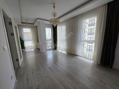 Ümraniye Merkezde Lüx Ebeveyn Banyolu 2+1 Daire Finans Merkzine 5 Dakika