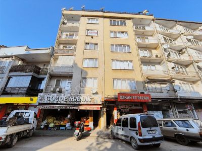Kariyer'den İnegöl Merkez'de 2+1 Arakat 80 M² Satılık Daire