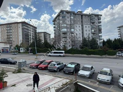 Alsancakta Merkezi Konumda Ebeveyn Banyolu 3+1 Satılık Daire