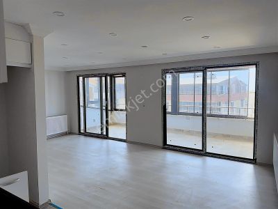 Mahir Emlak' Tan Yalova Armutluda Kısmi Deniz Manzaralı Dublex