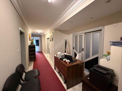 Reşatbey Cumhuriyet Cad. Yakını 200 M2 5 Bölüm Hasarsız Kiralık Ofis