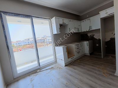 Sancak Emlaktan Gomecte Yaya Da Kapali Mutfak 2+1 Firsat Daire..