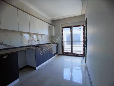 Sancak Emlaktan Gomecte Kapali Mutfak 2+1 Daire