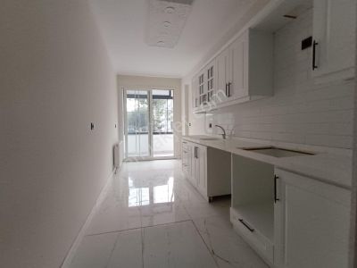 Sancak Emlak"tan Mithatpasa"da Kapali 2+1