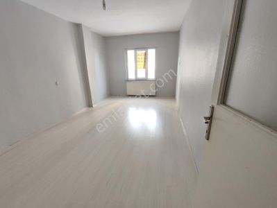 Papatya Emlak,tan Teknik Yapı Karşısında Satılık 2+1 Daire