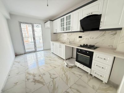 Feridunçelik'te Asansörlü Full Yapılı Önü Açık 3+1 Krediye Uygun Satılık Daire !!