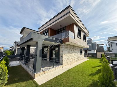 Seferihisar Doğanbeyde Satılık Müstakil Havuzlu Sıfır Lüks Villa