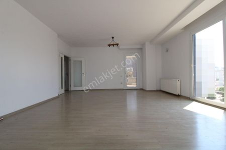 Aslan'dan Mezitli Merkez De Sosyal Tesisli, Site İçi, Geniş 3+1