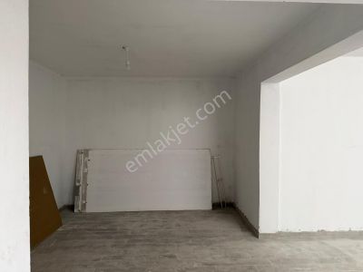 Hurda Cafe Civarı Kiralık 75 M2 İş Yeri