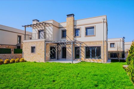 Botanica Villaları 4.5+1 Birinci Sınıf Satılık Villa