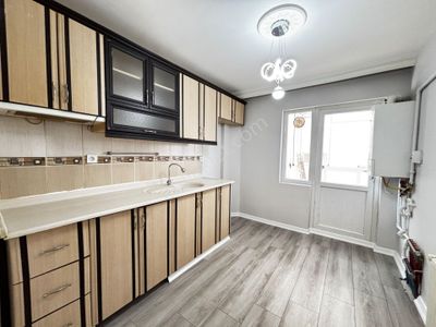 Sincan Selçuklu Mah 13 Yıllık Salon Bağımsız 3+1 Satılık Daire