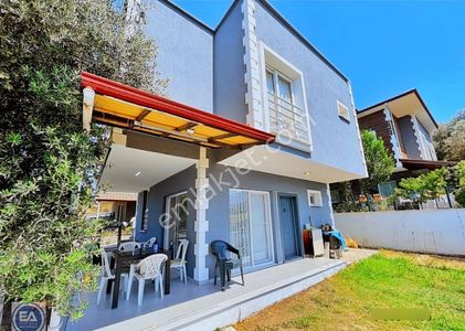 Kuşadası Davutlar'da Havuzlu Sitede Satılık 3+1 Yazlık