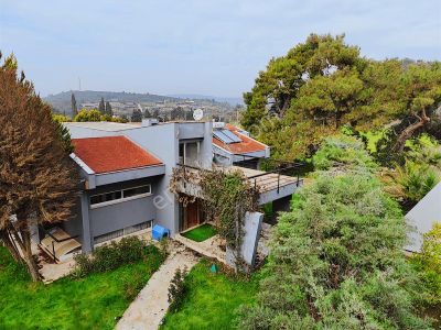 Urla Sıraselviler Sitesinde 5+1 Geniş Villa Sitenin En Uygun