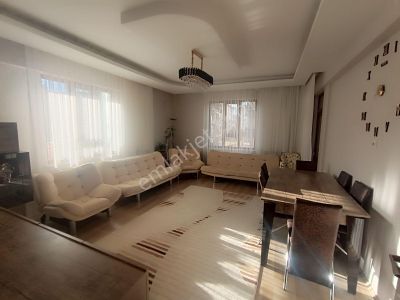 Anadolu Caddesi Üzerinde, Asansörlü Bakımlı 3+1 Geniş Daire