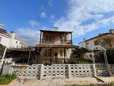 Dikili Polyak Sitesinde Arsa Fiyatına Müstakil Satılık Yazlık