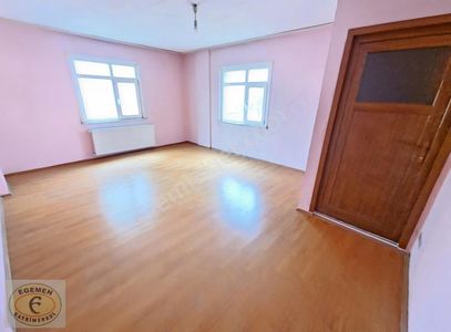 Hamidiye Mahallesinde Cadde Üzeri Kiralık 3+1 Daire