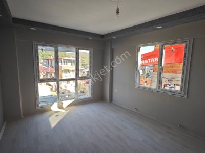 Dikili Ümmetoğlu'ndan 2+1 Yeni Bina Sıfır Daire