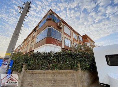 Şömineli 2+1 Denize 100 M Kapalı Cam Balkonlu Ferah Eşyalı