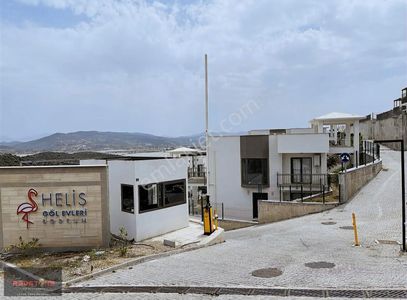 Boğaziçi Helis Göl Evleri Manzaralı Köşe Bahçe Katı Daire