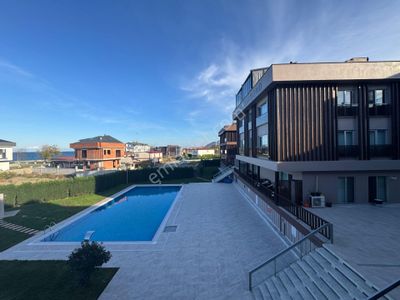 Century 21 'den Cumhuriyet Mah.havuzlu-site İçi -daire