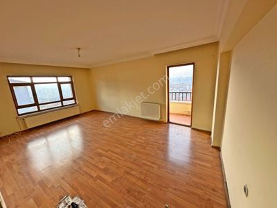 Bahçelerüstü Mahallesinde Çift Balkonlu Manzaralı 3+1 Kiralık Daire