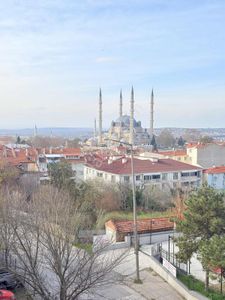 Edirne Merkez Kıyık Caddesi Üzeri Satılık 3+1 Daire