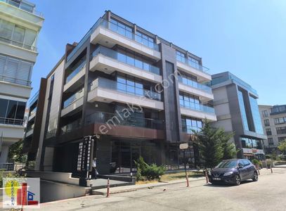 Mustafa Kemal Mahallesinde Ön Cepheli Şık Ofis