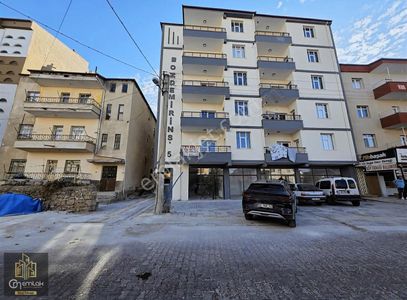 İlhanlı Mah. Özkaya Market Yanı Satılık 5 Katlı Binanın 1.katı