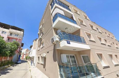 Bayraklı 'da Şehir Hastanesi Yakını Fırsat Geniş 1+1 Daire