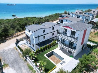 Firmamızdan Lebî Derya Havuzlu 300m²bahçeli Büyük Müstkil Yazlık