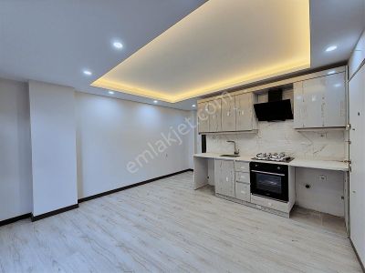 Esentepe'de Asansörlü Şehir Hastanesine 3km Sıfır 1+1 Daire