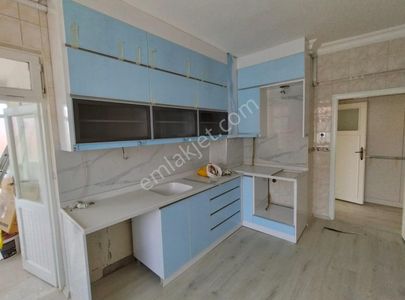 Hacıkara'da Sanayi Sitesinde İçi Ful Yapılı Satılık 3+1 Daire