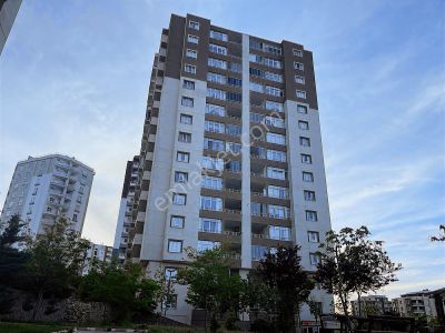 Palmiye Sitesi Satılık Mükemmel 4+1 Daire
